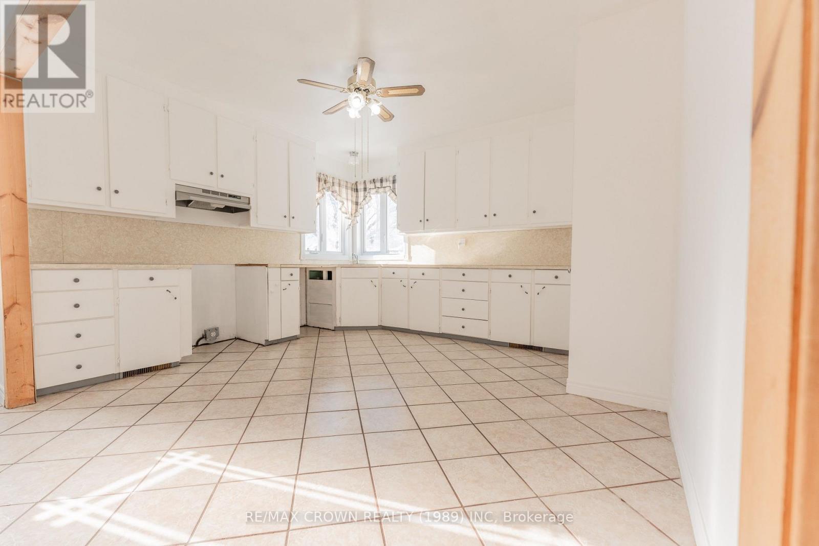 30 Pine Crescent, Kapuskasing, ON - Indoor Photo Showing Kitchen