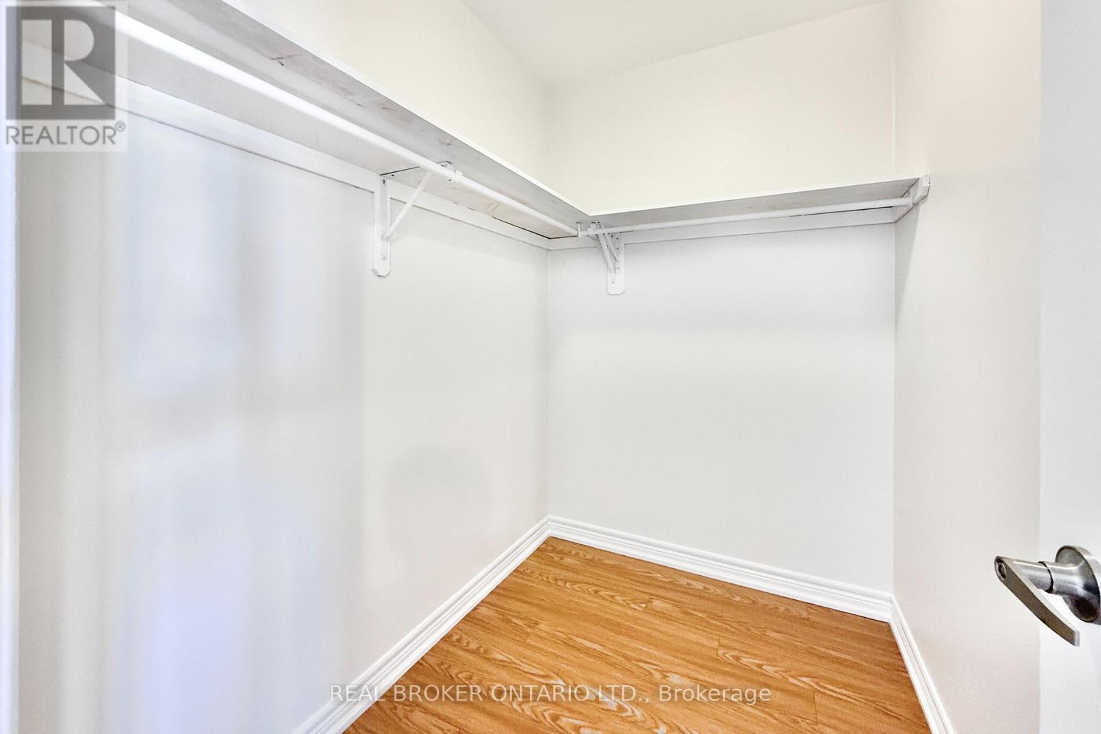 Primary Room Walk-in Closet - 9525 Ninth Line, Markham, ON - Indoor