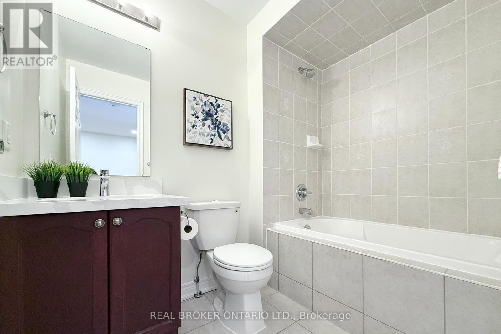 Shared Full Bathroom on 2nd Floor - 9525 Ninth Line, Markham, ON - Indoor Photo Showing Bathroom