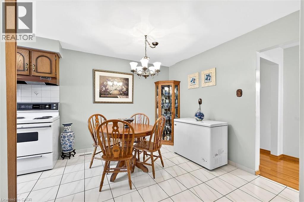 344 Enfield Road, Burlington, ON - Indoor