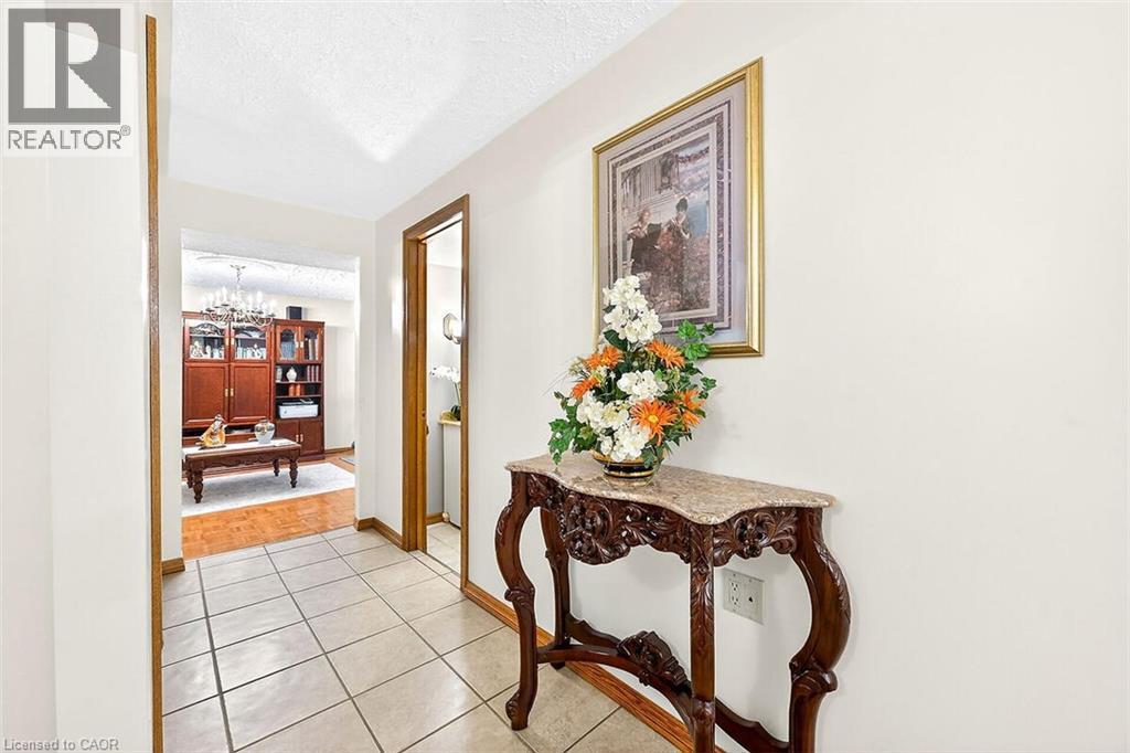 344 Enfield Road, Burlington, ON - Indoor