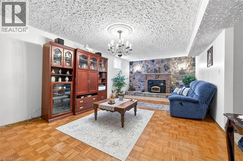 344 Enfield Road, Burlington, ON - Indoor Photo Showing Living Room With Fireplace