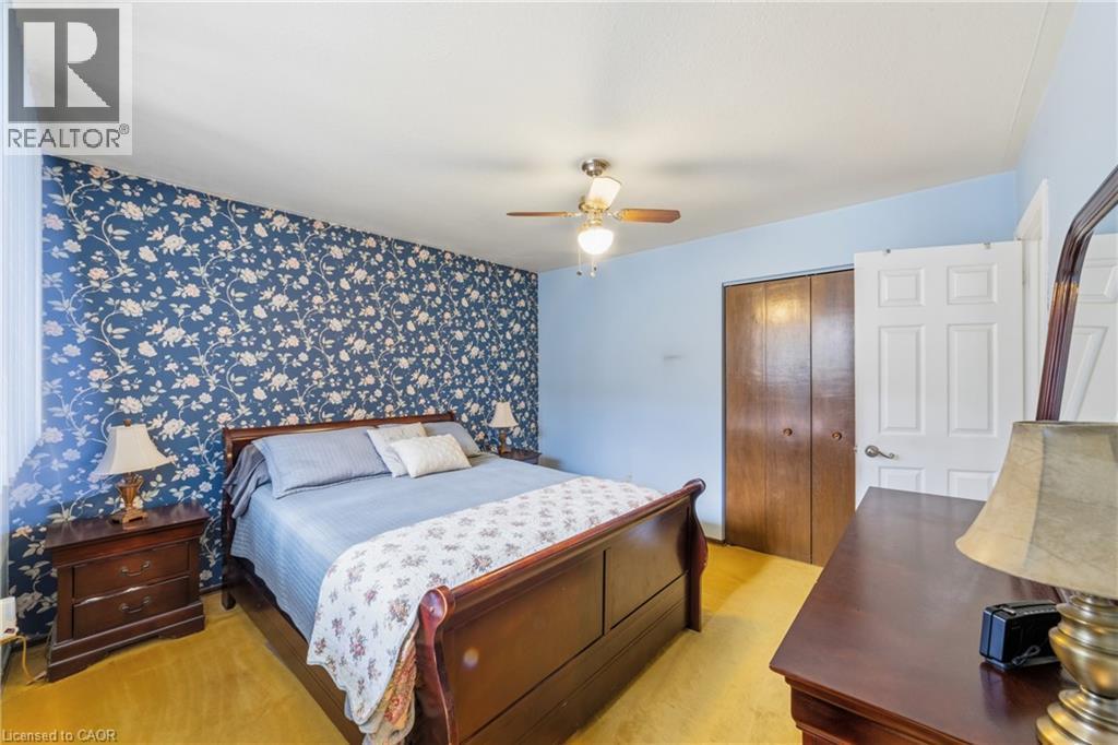 122 Greencedar Drive, Hamilton, ON - Indoor Photo Showing Bedroom