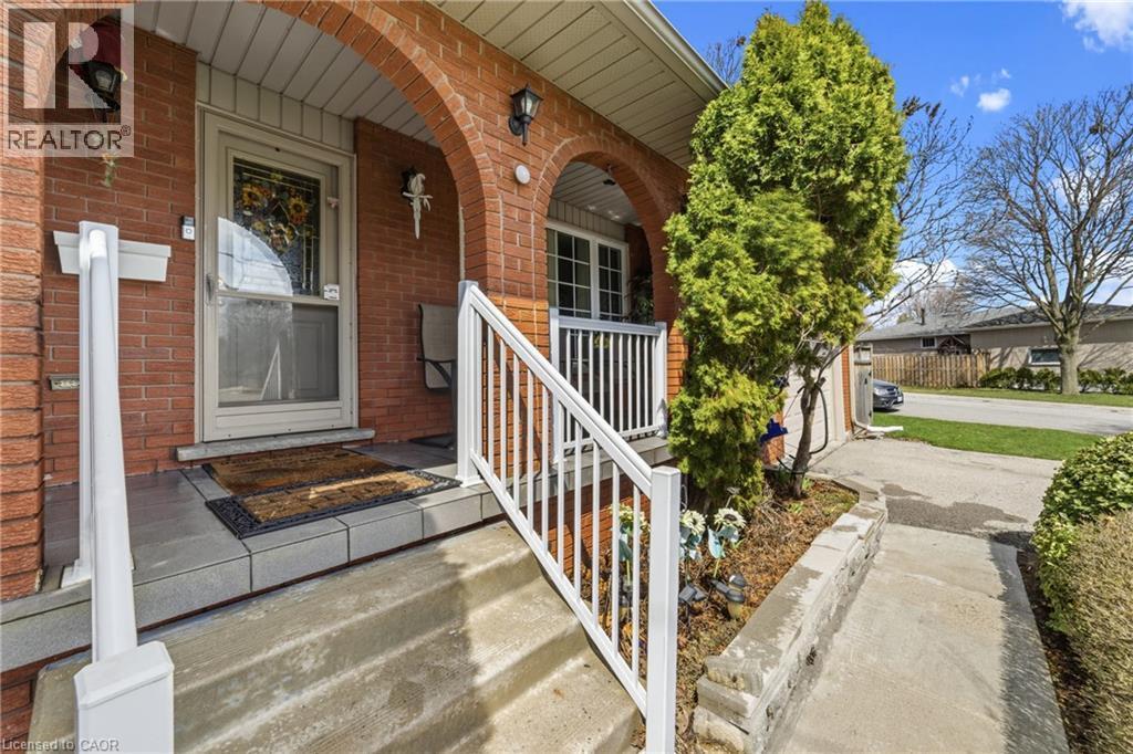 122 Greencedar Drive, Hamilton, ON - Outdoor