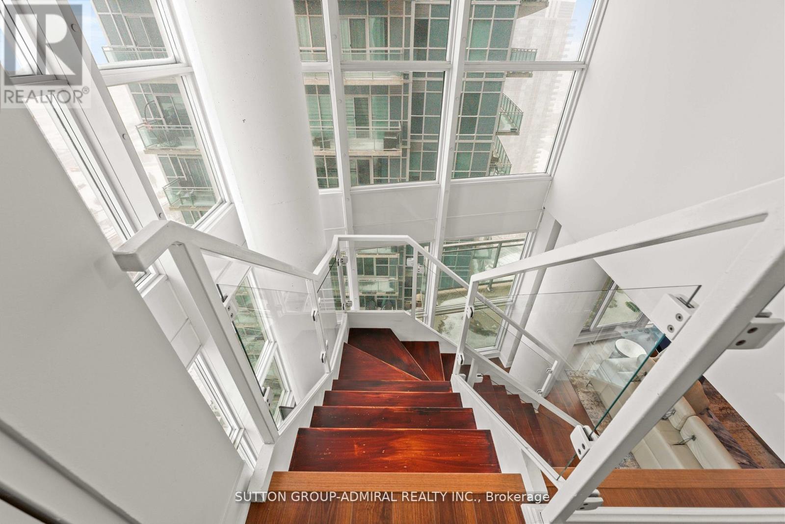 2513 - 155 Legion Road N, Toronto, ON - Indoor Photo Showing Other Room