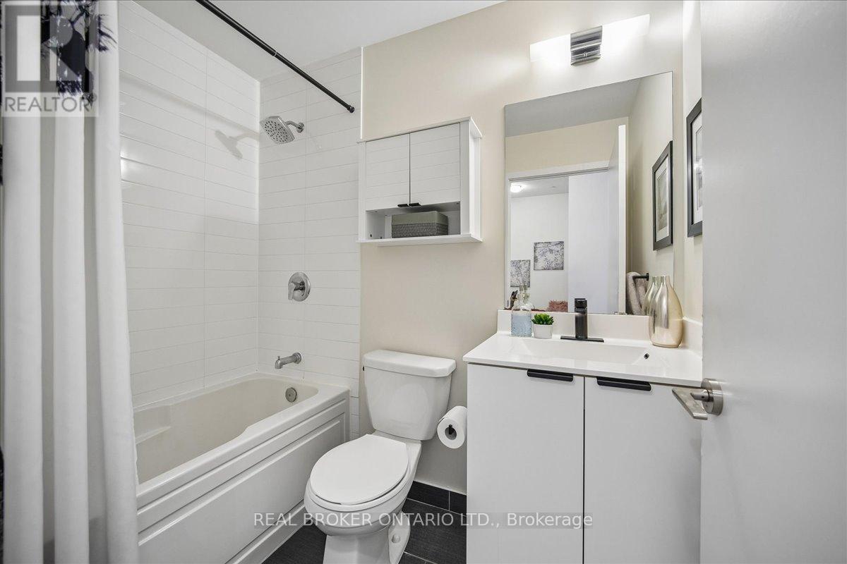 603 - 20 Shore Breeze Drive, Toronto, ON - Indoor Photo Showing Bathroom