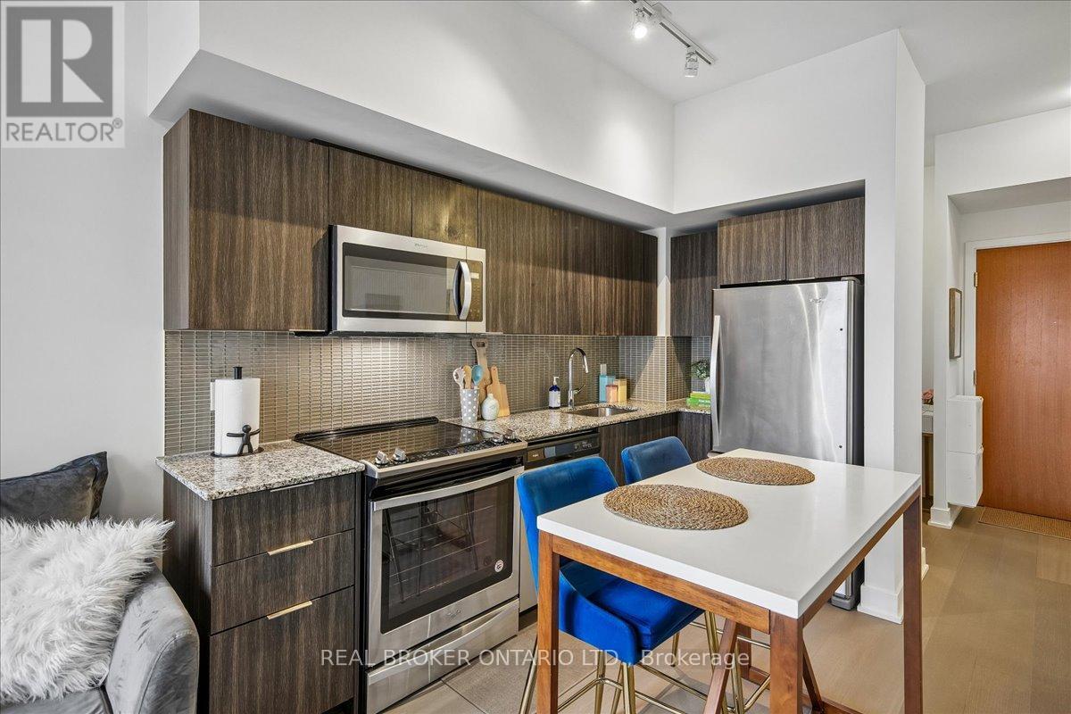 603 - 20 Shore Breeze Drive, Toronto, ON - Indoor Photo Showing Kitchen With Stainless Steel Kitchen With Upgraded Kitchen