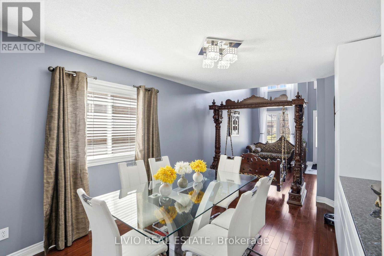 19 Konstantine Court, Hamilton, ON - Indoor Photo Showing Dining Room