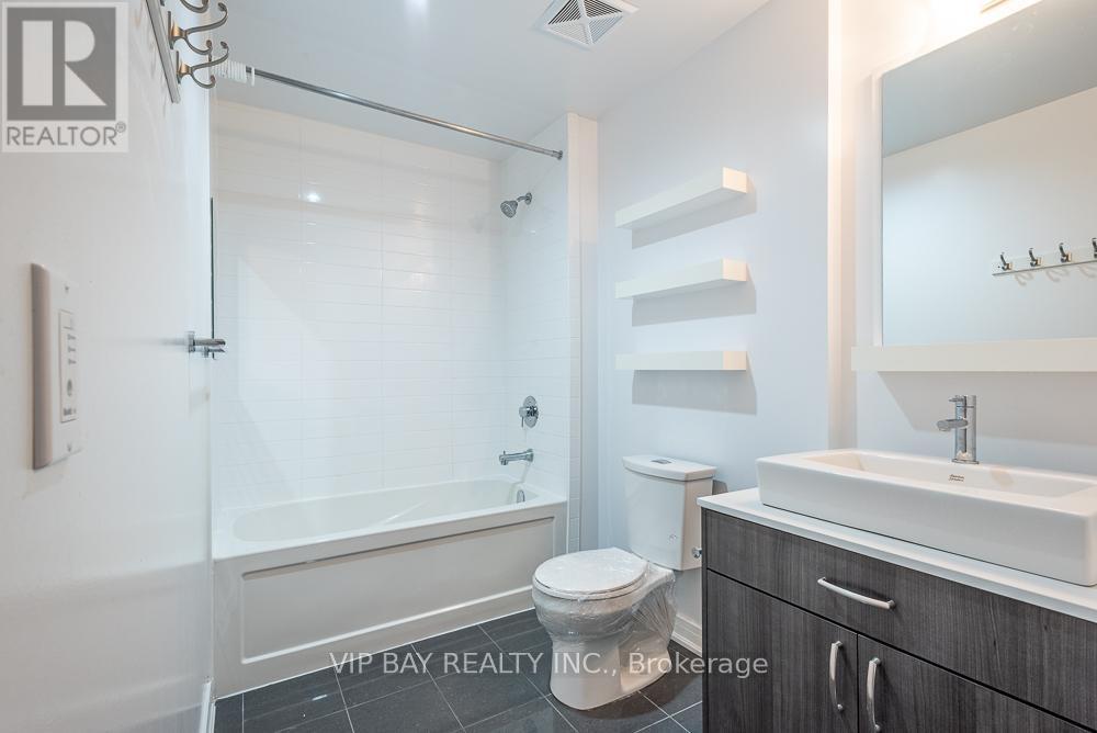Nw817 - 9201 Yonge Street, Richmond Hill, ON - Indoor Photo Showing Bathroom