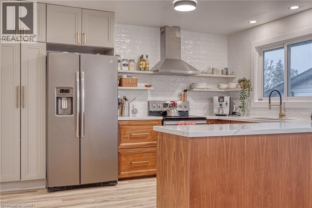 1141 Mohawk Road E, Hamilton, ON - Indoor Photo Showing Kitchen