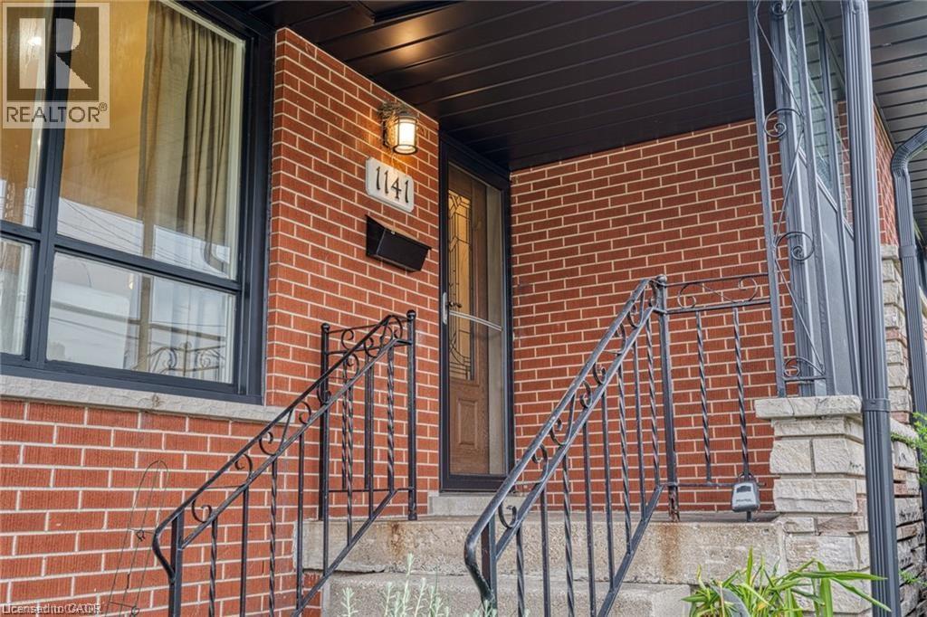 1141 Mohawk Road E, Hamilton, ON - Outdoor With Exterior