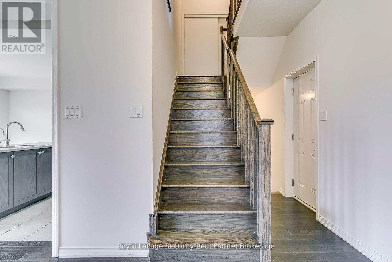 30 Witteveen Drive, Brantford, ON - Indoor Photo Showing Other Room