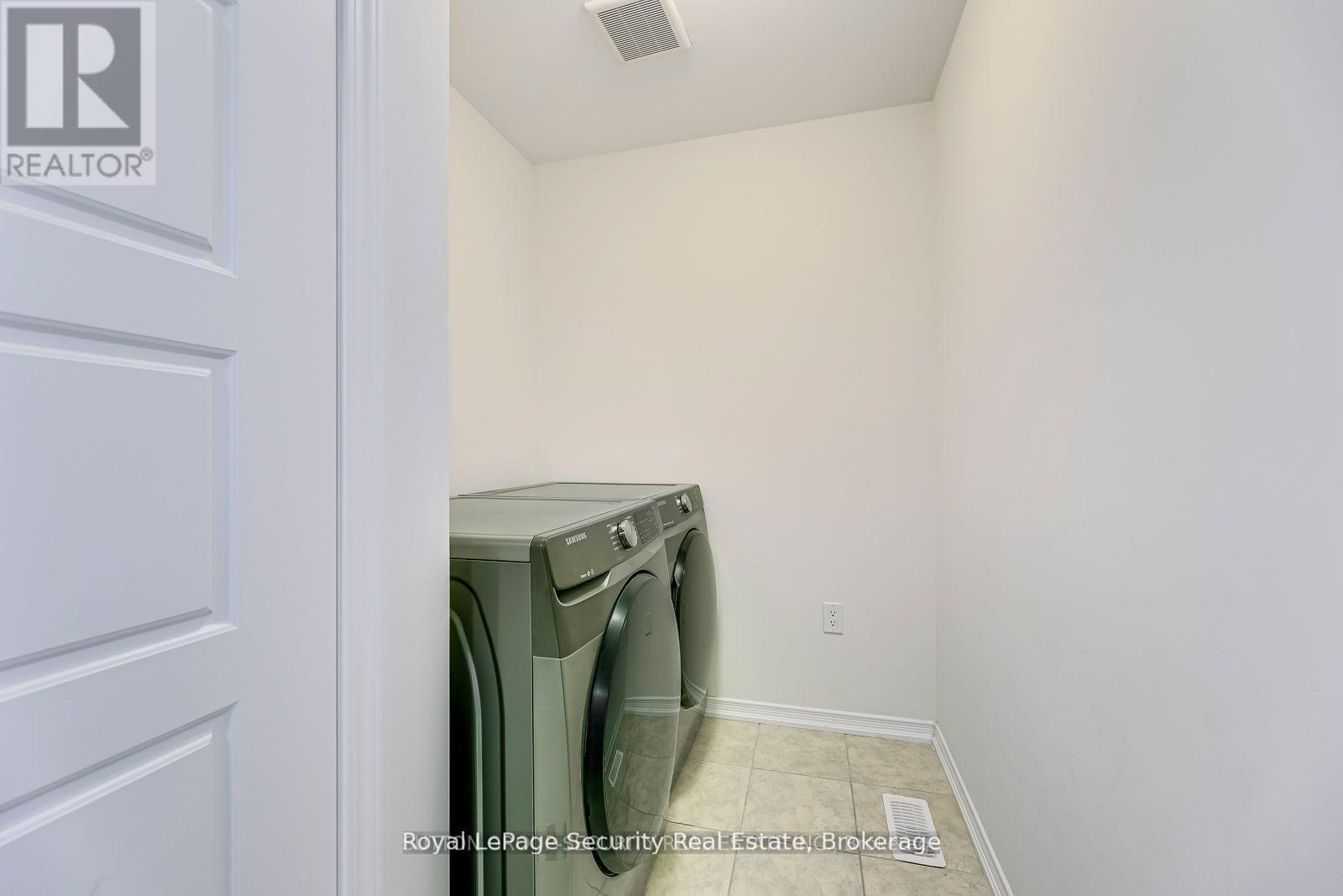 30 Witteveen Drive, Brantford, ON - Indoor Photo Showing Laundry Room