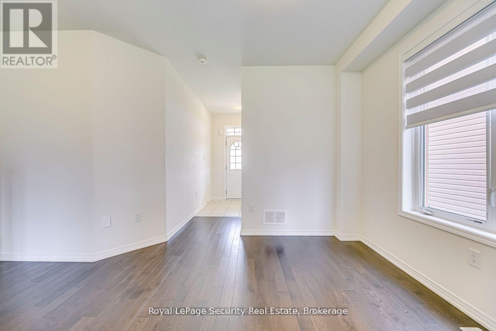 30 Witteveen Drive, Brantford, ON - Indoor Photo Showing Other Room