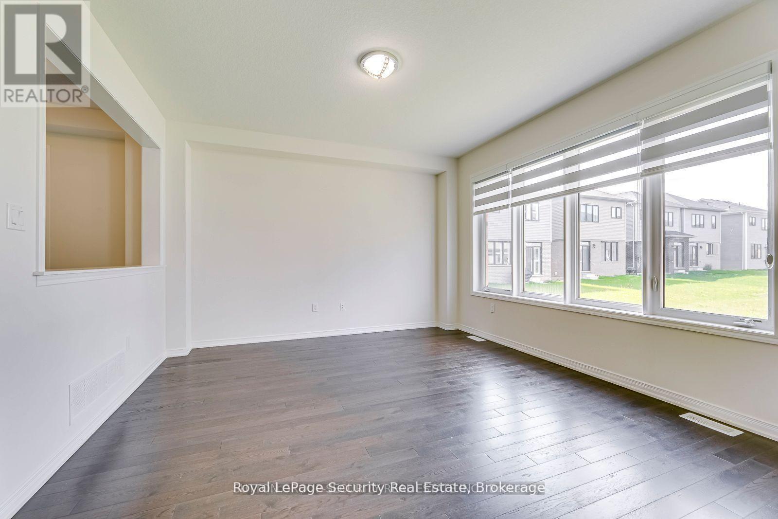 30 Witteveen Drive, Brantford, ON - Indoor Photo Showing Other Room