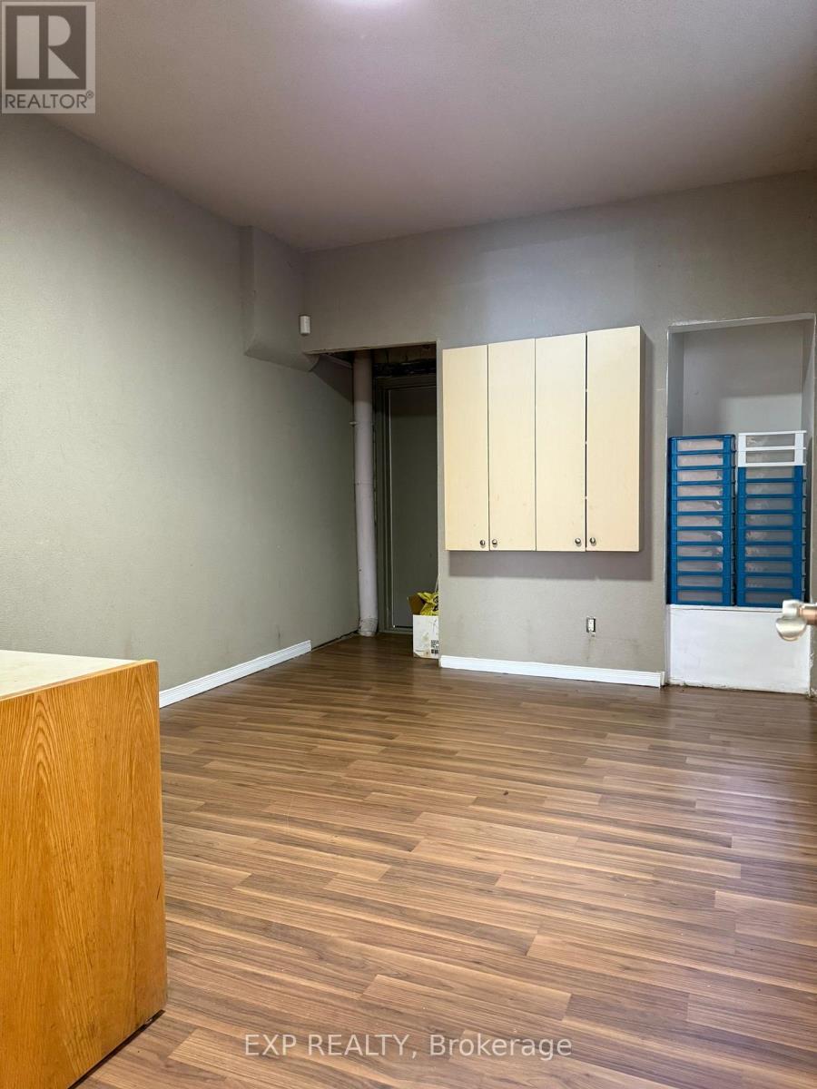 250 King Street W, Hamilton, ON