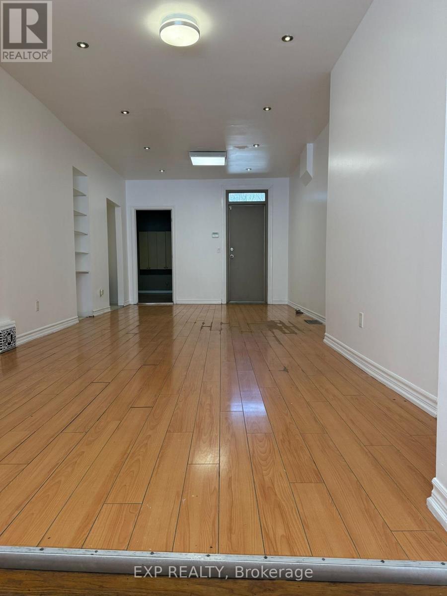 250 King Street W, Hamilton, ON