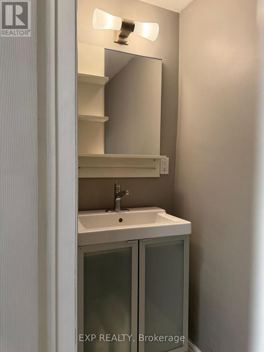 250 King Street W, Hamilton, ON