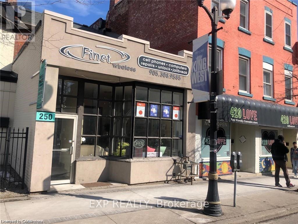 250 King Street W, Hamilton, ON