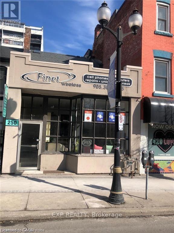 250 King Street W, Hamilton, ON