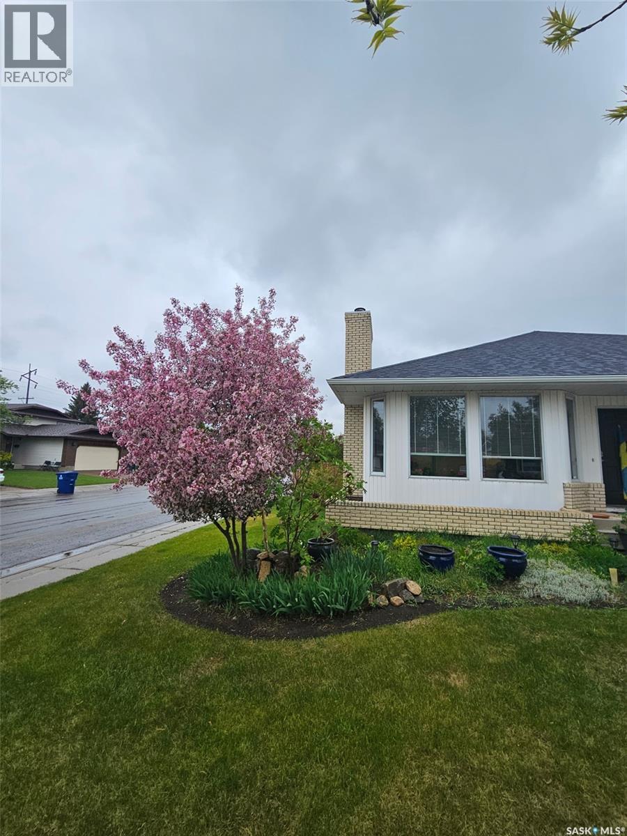250 Bornstein Court, Saskatoon, SK - Outdoor