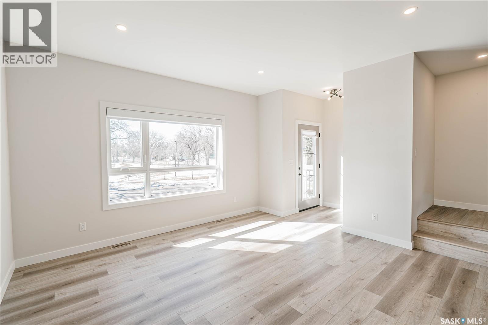 803 2Nd Street E, Saskatoon, SK - Indoor Photo Showing Other Room