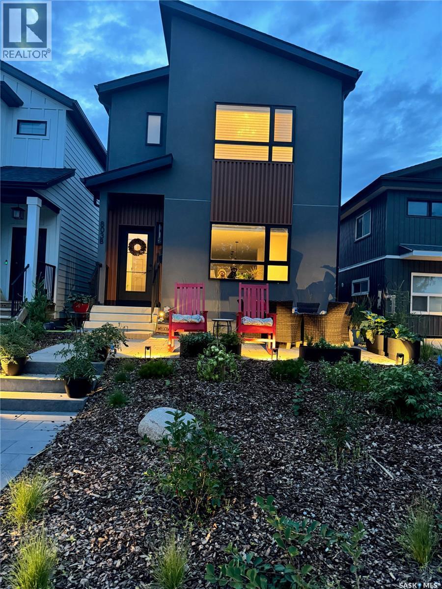 803 2Nd Street E, Saskatoon, SK - Outdoor