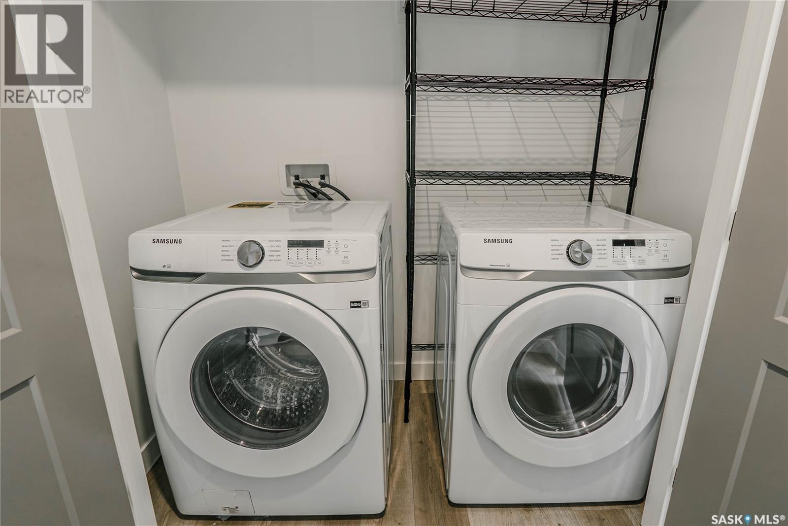 803B 2Nd Street E, Saskatoon, SK - Indoor Photo Showing Laundry Room