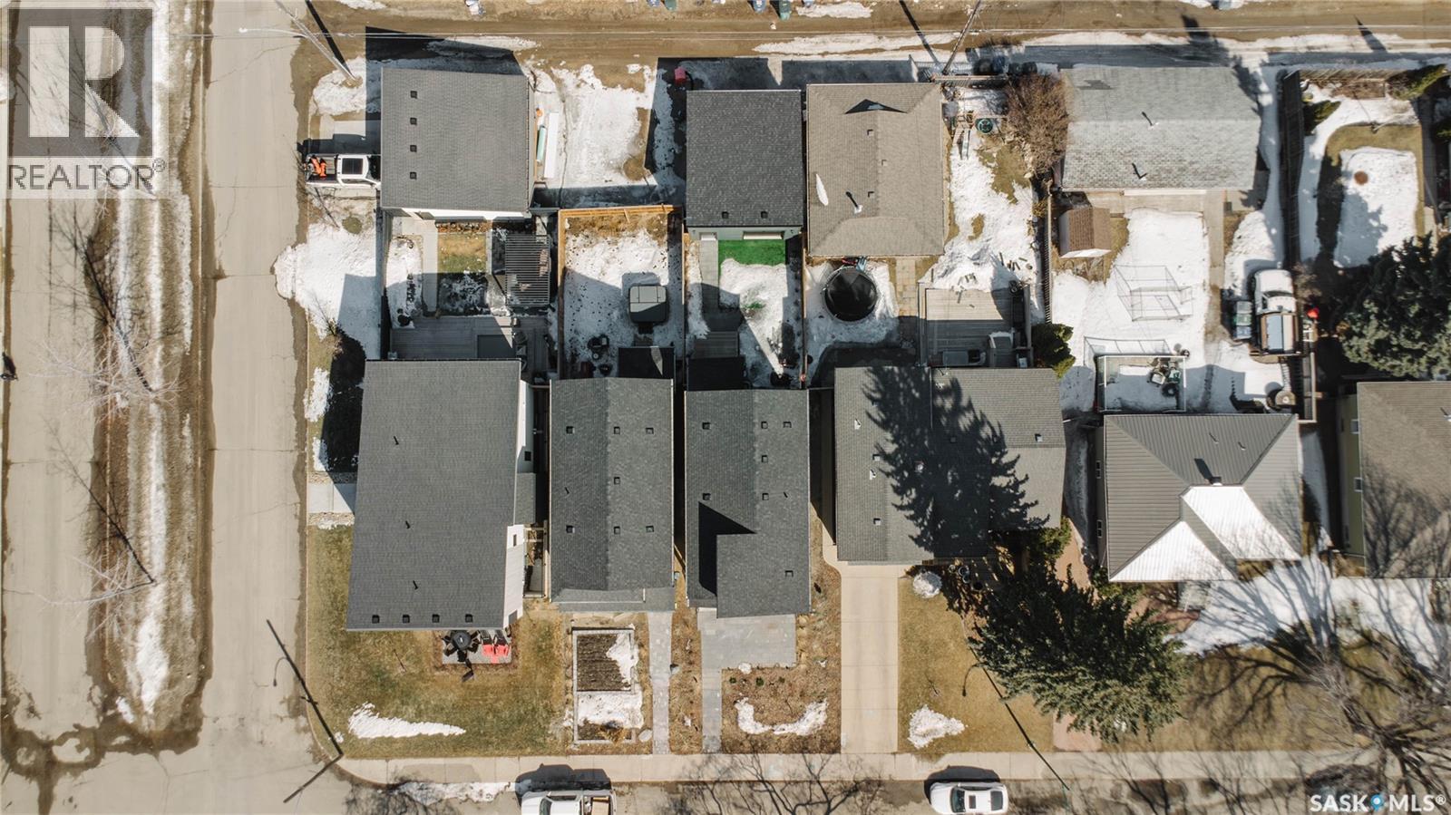 803B 2Nd Street E, Saskatoon, SK -