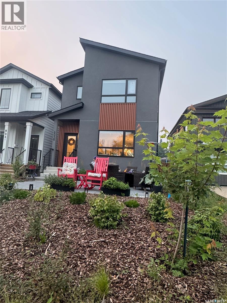 803B 2Nd Street E, Saskatoon, SK - Outdoor