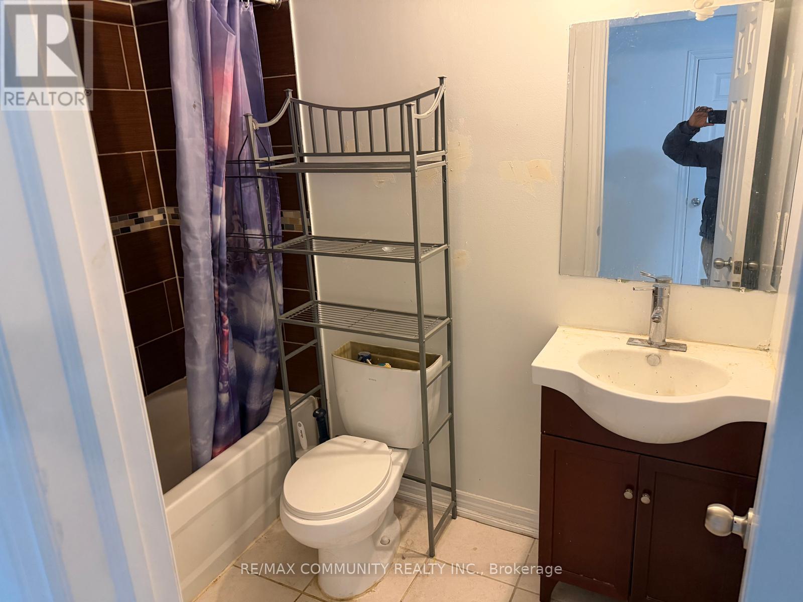 8 Terry Fox Street, Markham, ON - Indoor Photo Showing Bathroom