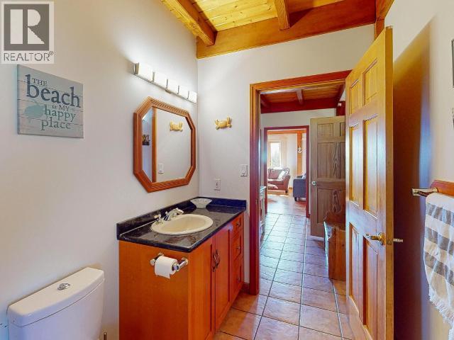 3749 Highway 101, Powell River, BC - Indoor Photo Showing Bathroom