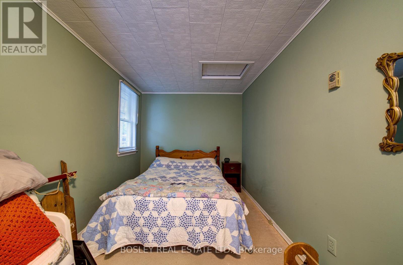 310 Tiny Beaches Road S, Tiny, ON - Indoor Photo Showing Bedroom