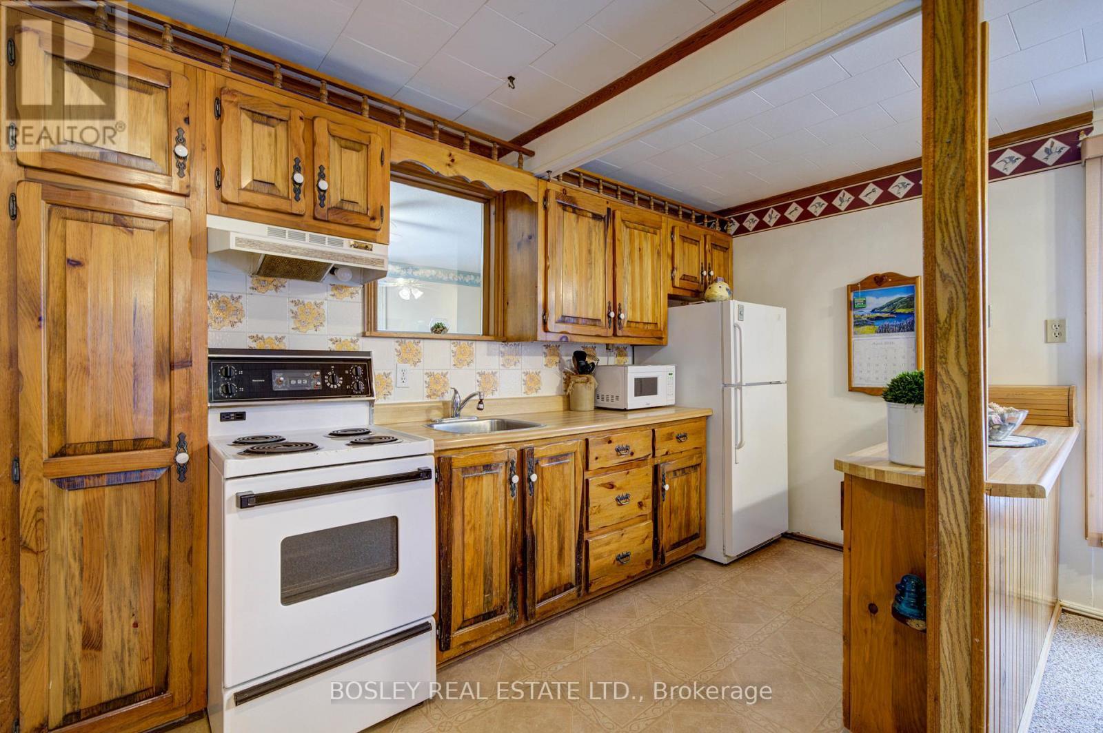 310 Tiny Beaches Road S, Tiny, ON - Indoor Photo Showing Kitchen