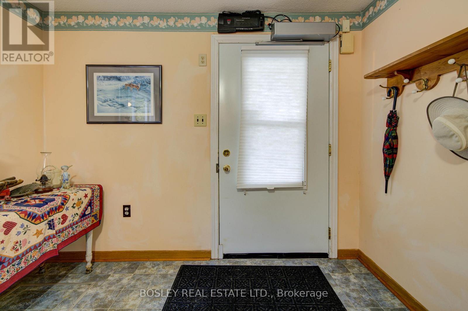 310 Tiny Beaches Road S, Tiny, ON - Indoor Photo Showing Other Room