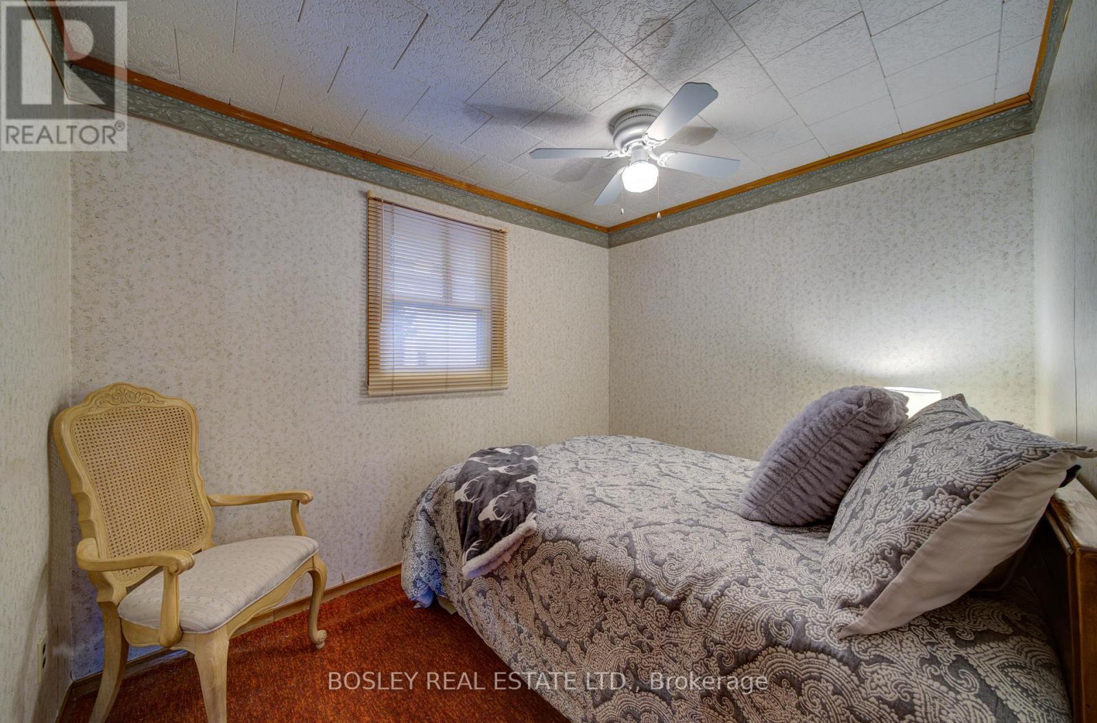 310 Tiny Beaches Road S, Tiny, ON - Indoor Photo Showing Bedroom