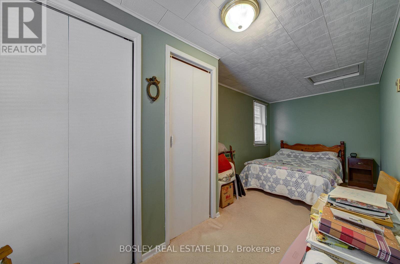 310 Tiny Beaches Road S, Tiny, ON - Indoor Photo Showing Bedroom