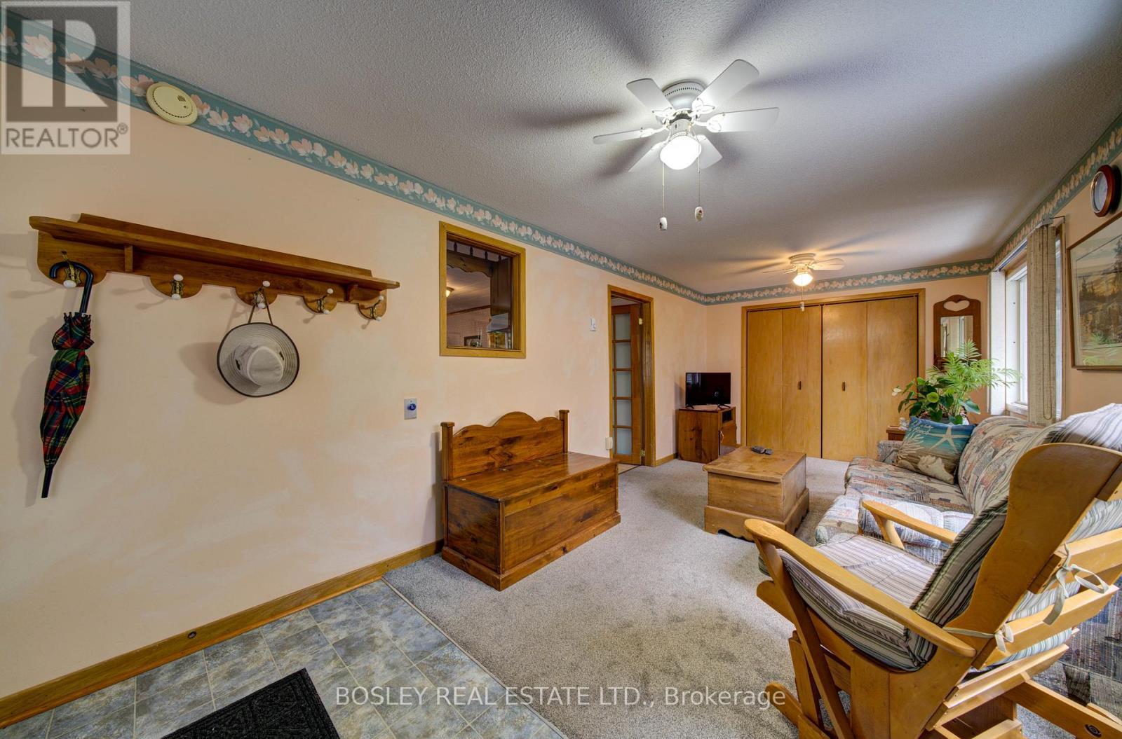 310 Tiny Beaches Road S, Tiny, ON - Indoor Photo Showing Other Room