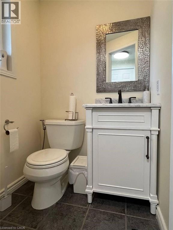 318 Sable Court, Waterloo, ON - Indoor Photo Showing Bathroom