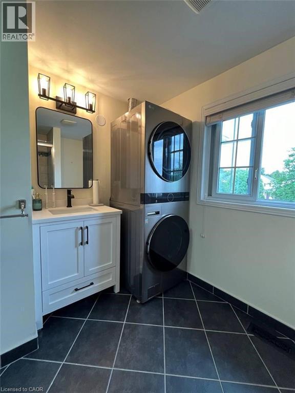 Laundry - 318 Sable Court, Waterloo, ON - Indoor Photo Showing Laundry Room