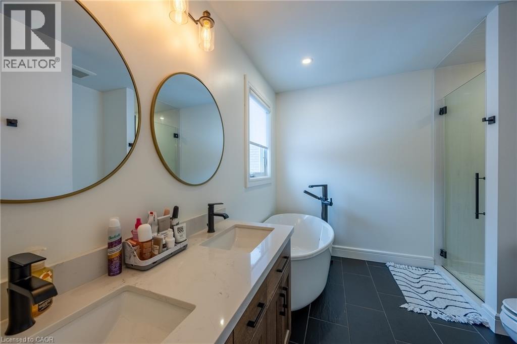 3 Kintyre Court, Caledonia, ON - Indoor Photo Showing Bathroom