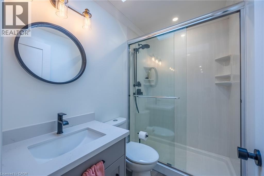 3 Kintyre Court, Caledonia, ON - Indoor Photo Showing Bathroom