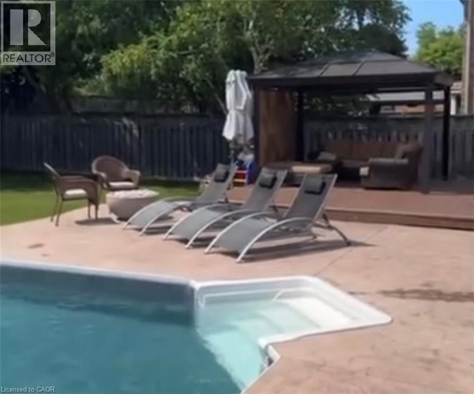 3 Kintyre Court, Caledonia, ON - Outdoor With In Ground Pool