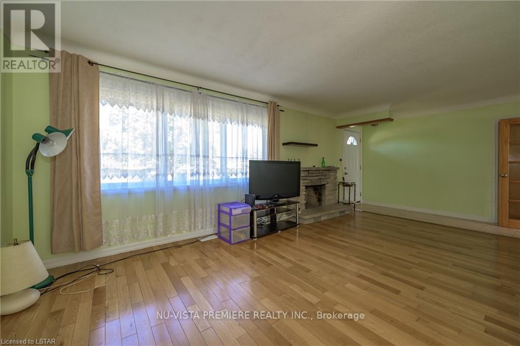 230 Burlington Street, London South (South J), ON - Indoor