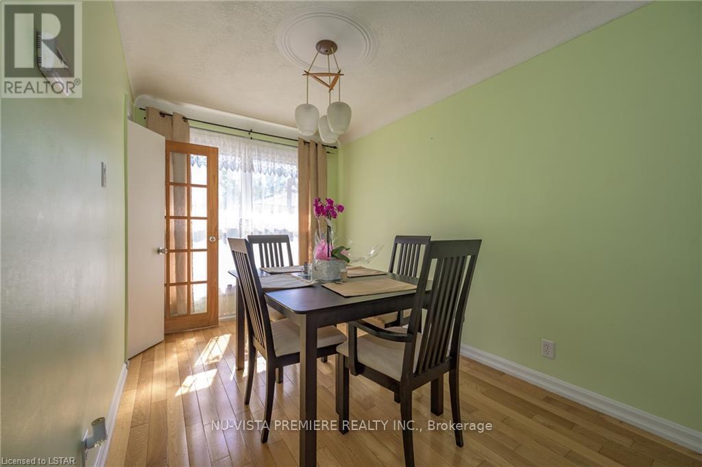 230 Burlington Street, London South (South J), ON - Indoor Photo Showing Dining Room