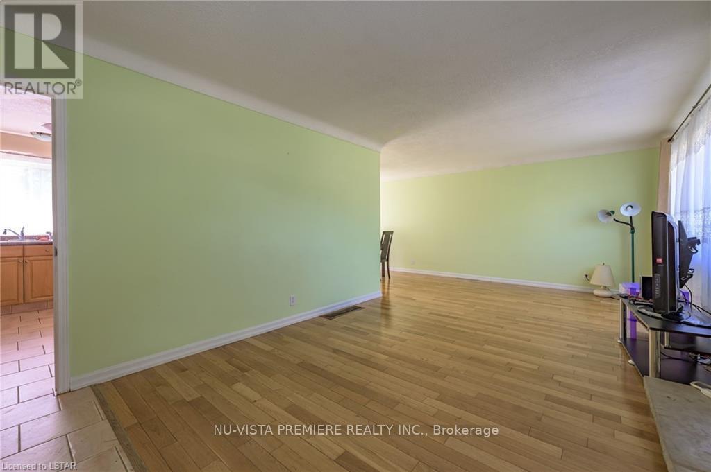 230 Burlington Street, London South (South J), ON - Indoor Photo Showing Other Room