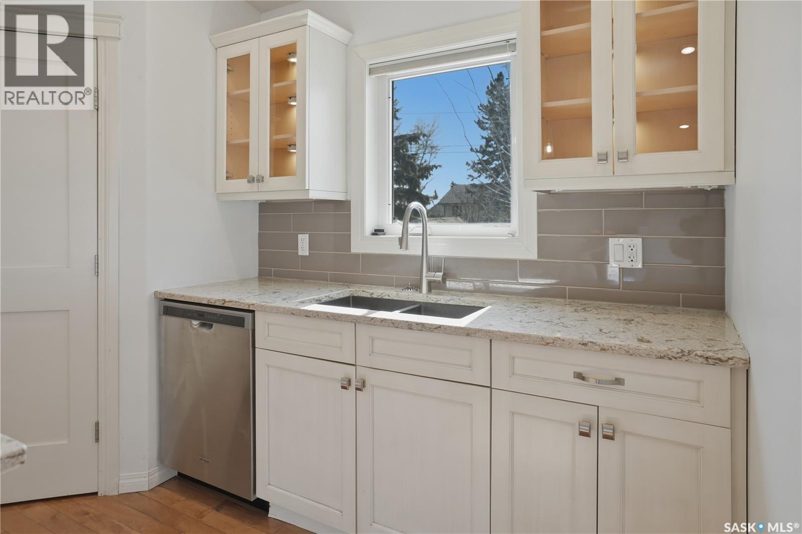432 3Rd Avenue W, Unity, SK - Indoor Photo Showing Kitchen With Double Sink