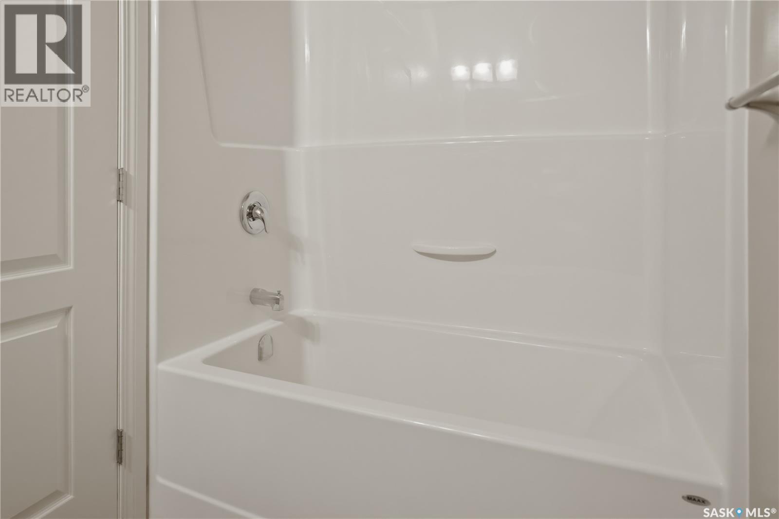 432 3Rd Avenue W, Unity, SK - Indoor Photo Showing Bathroom