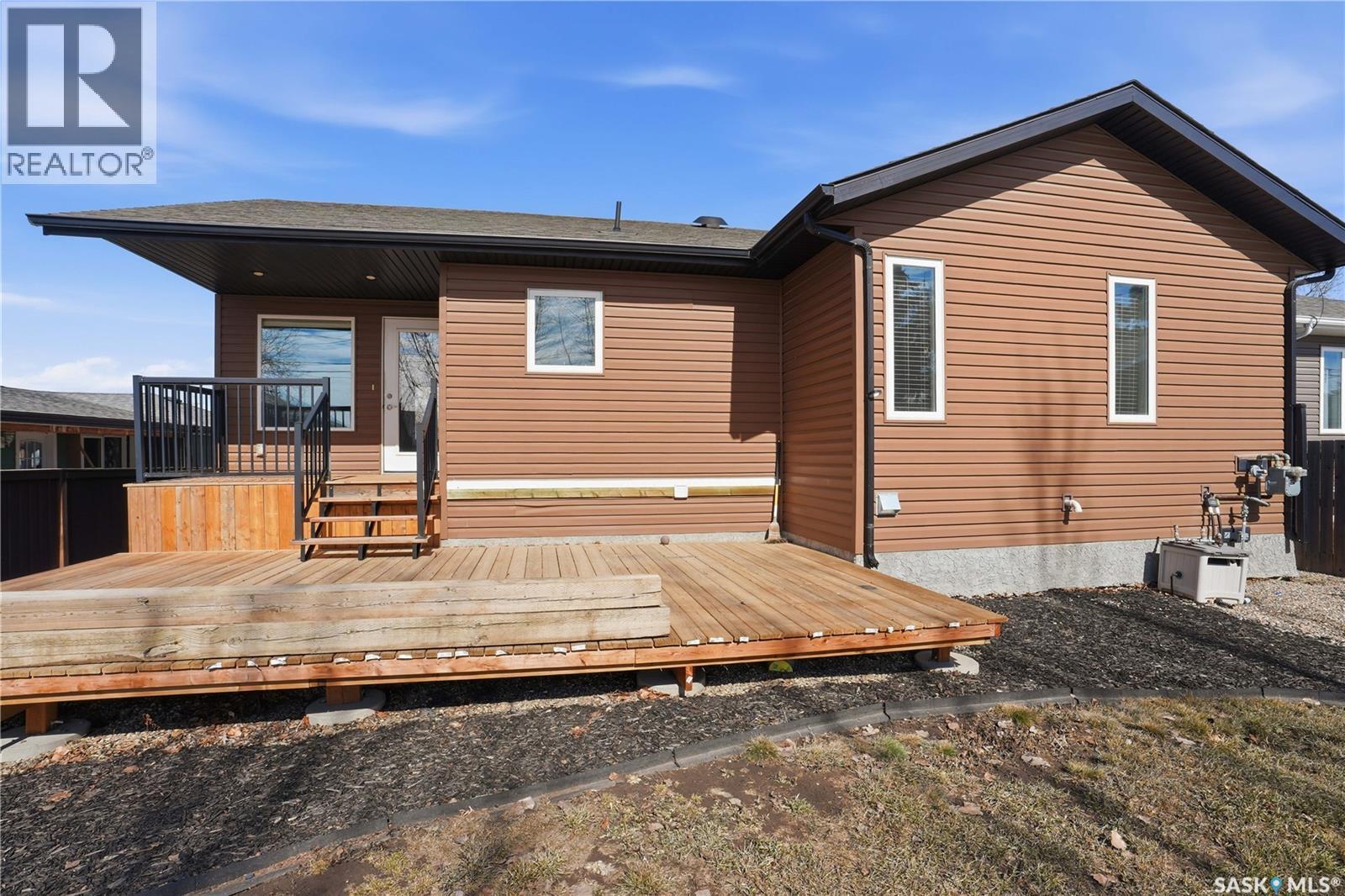 432 3Rd Avenue W, Unity, SK - Outdoor With Deck Patio Veranda With Exterior