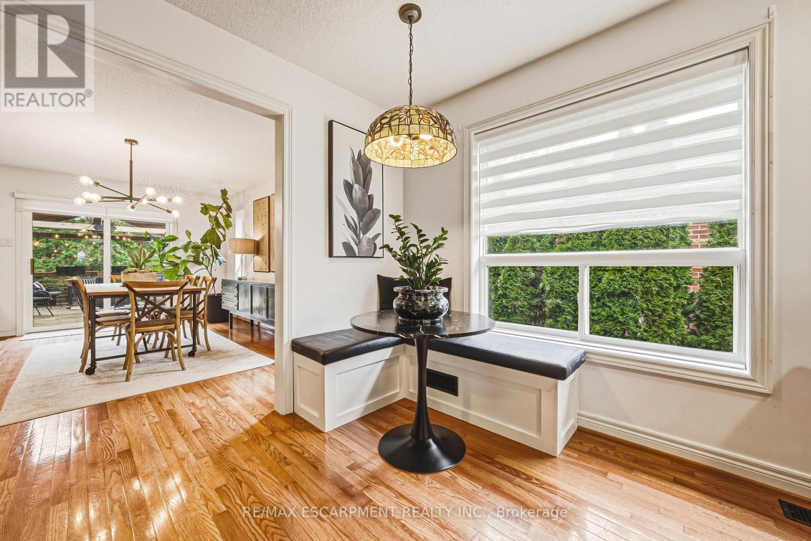 980 Glen View Avenue, Burlington, ON - Indoor